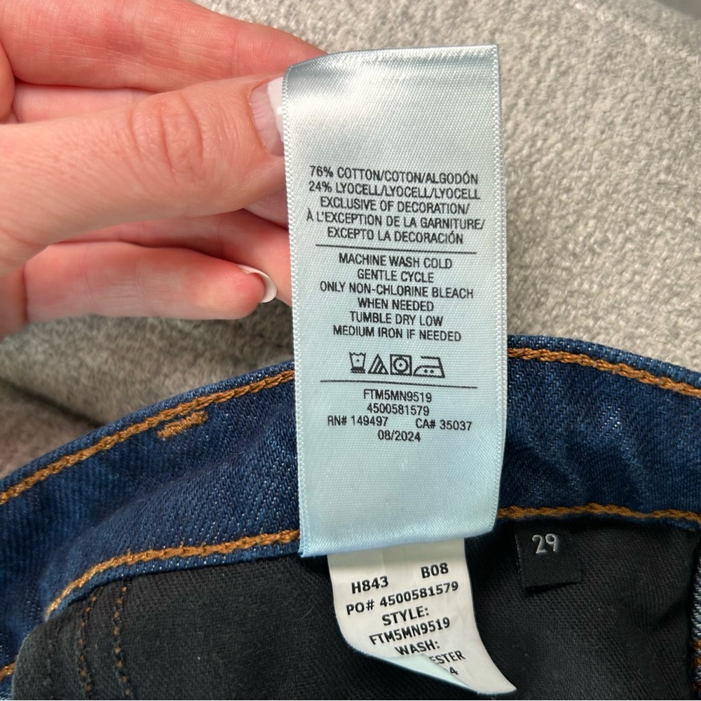 Favorite Daughter The Olympia Flare Low Slung Flare Jeans in Manchester Size 29 - Picture 13 of 16
